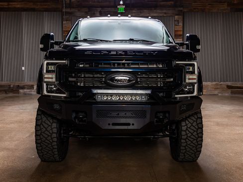 Used 2021 Ford F250 Lariat w/ Lariat Ultimate Package image 2