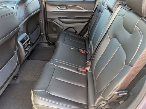 New 2025 Jeep Grand Cherokee Limited image 26