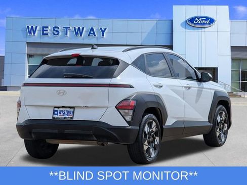 Used 2024 Hyundai Kona SEL image 3