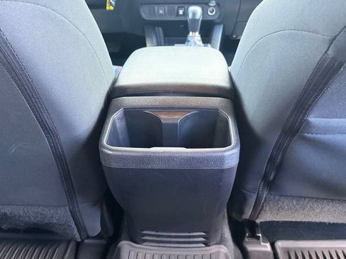 Used 2021 Toyota Tacoma SR5 AWD/4WD image 26