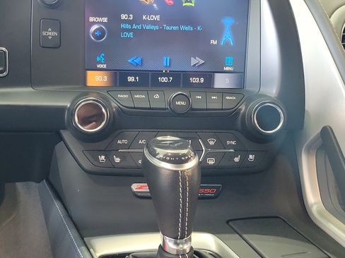Used 2015 Chevrolet Corvette Z06 w/ 3LZ Preferred Equipment Group RWD image 20