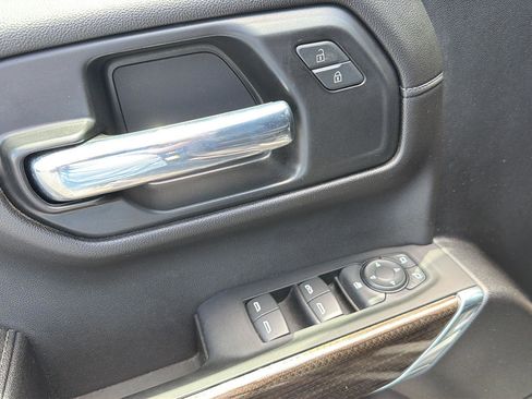 Used 2021 Chevrolet Silverado 1500 LT AWD/4WD image 32