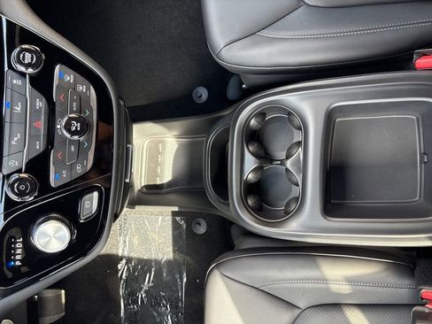 New 2026 Chrysler Pacifica Select w/ S Appearance Package FWD image 37