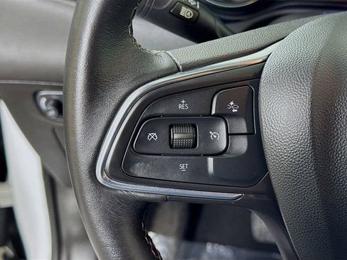 Used 2022 Buick Encore GX Select AWD/4WD image 17
