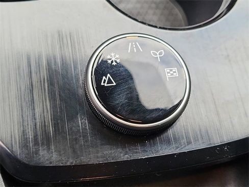 Certified 2024 Nissan Rogue SV image 18