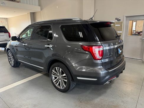 Used 2018 Ford Explorer Platinum AWD/4WD image 4