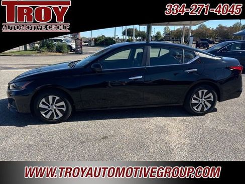 Used 2024 Nissan Altima 2.5 S image 2