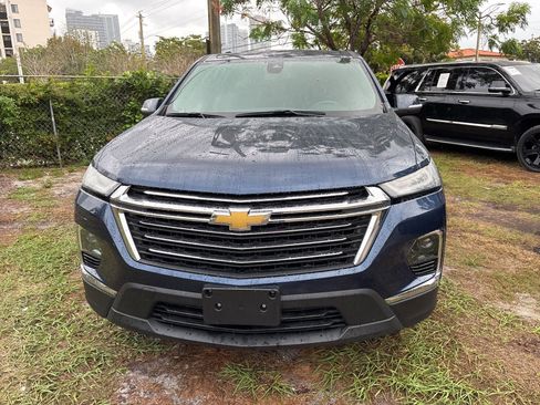 Used 2022 Chevrolet Traverse LT image 2