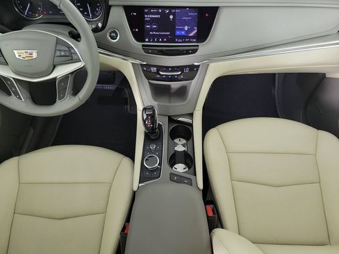 Used 2022 Cadillac XT5 Premium Luxury FWD image 15