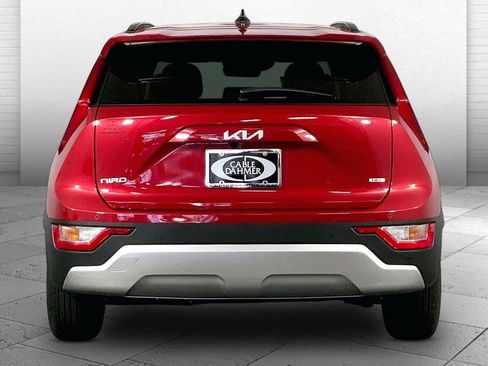 Certified 2024 Kia Niro EX FWD image 3
