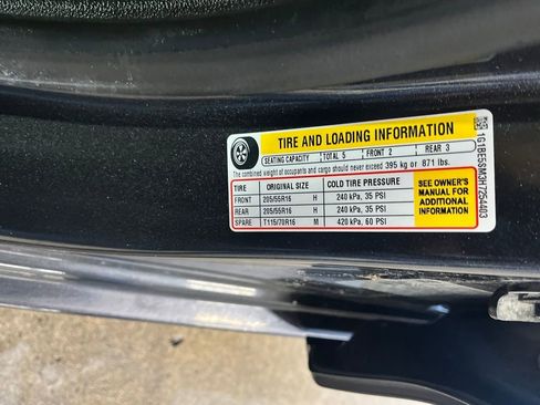 Used 2017 Chevrolet Cruze LT w/ Convenience Package image 31