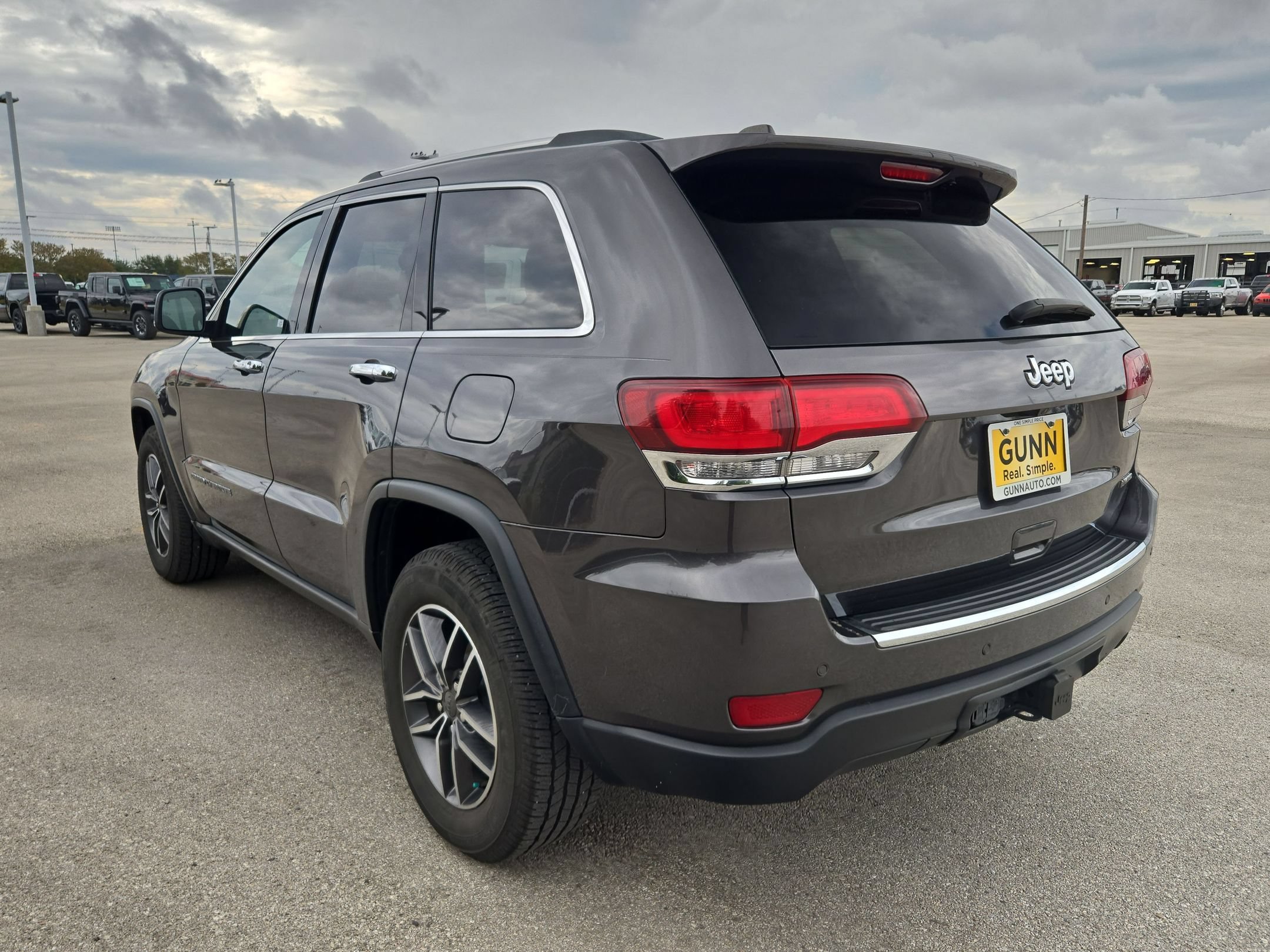 Used 2020 Jeep Grand Cherokee Limited w/ Trailer Tow Group IV RWD image 5