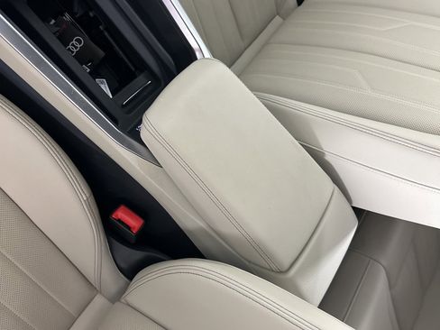 Used 2024 Audi Q8 e-tron Premium Plus w/ Premium Plus Package image 20