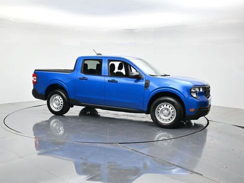 New 2025 Ford Maverick XL image 4