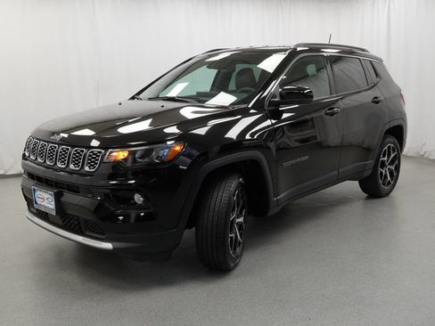 Used 2025 Jeep Compass Limited AWD/4WD image 4