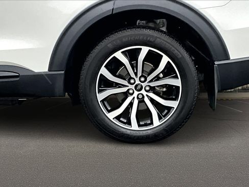 Used 2025 Ford Explorer ST-Line image 36