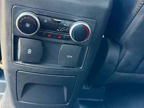 Used 2024 Ford Explorer Limited image 21