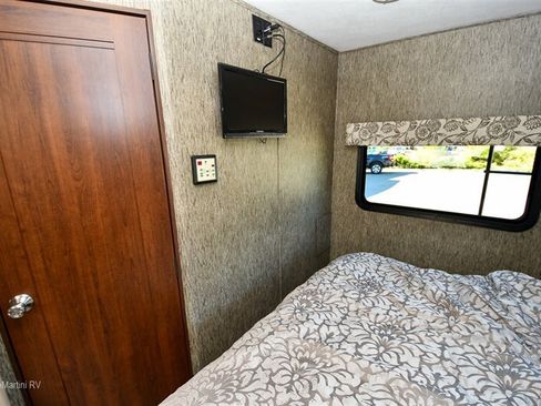 Used 2017 Mercedes-Benz Sprinter 3500 image 8