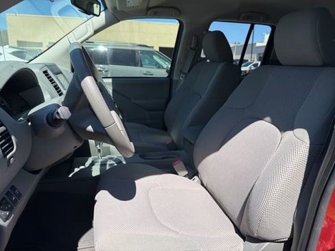 Used 2020 Nissan Frontier SV image 21