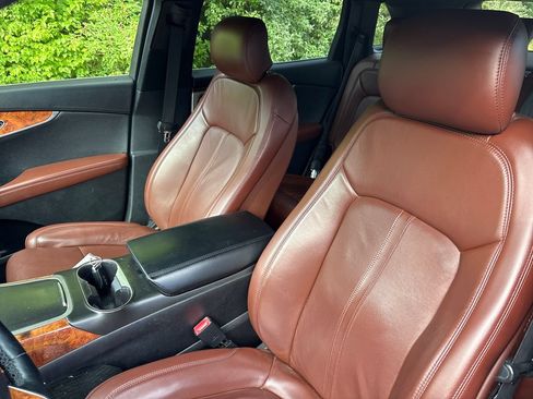 Used 2017 Lincoln MKX Reserve w/ Luxury Package AWD/4WD image 9
