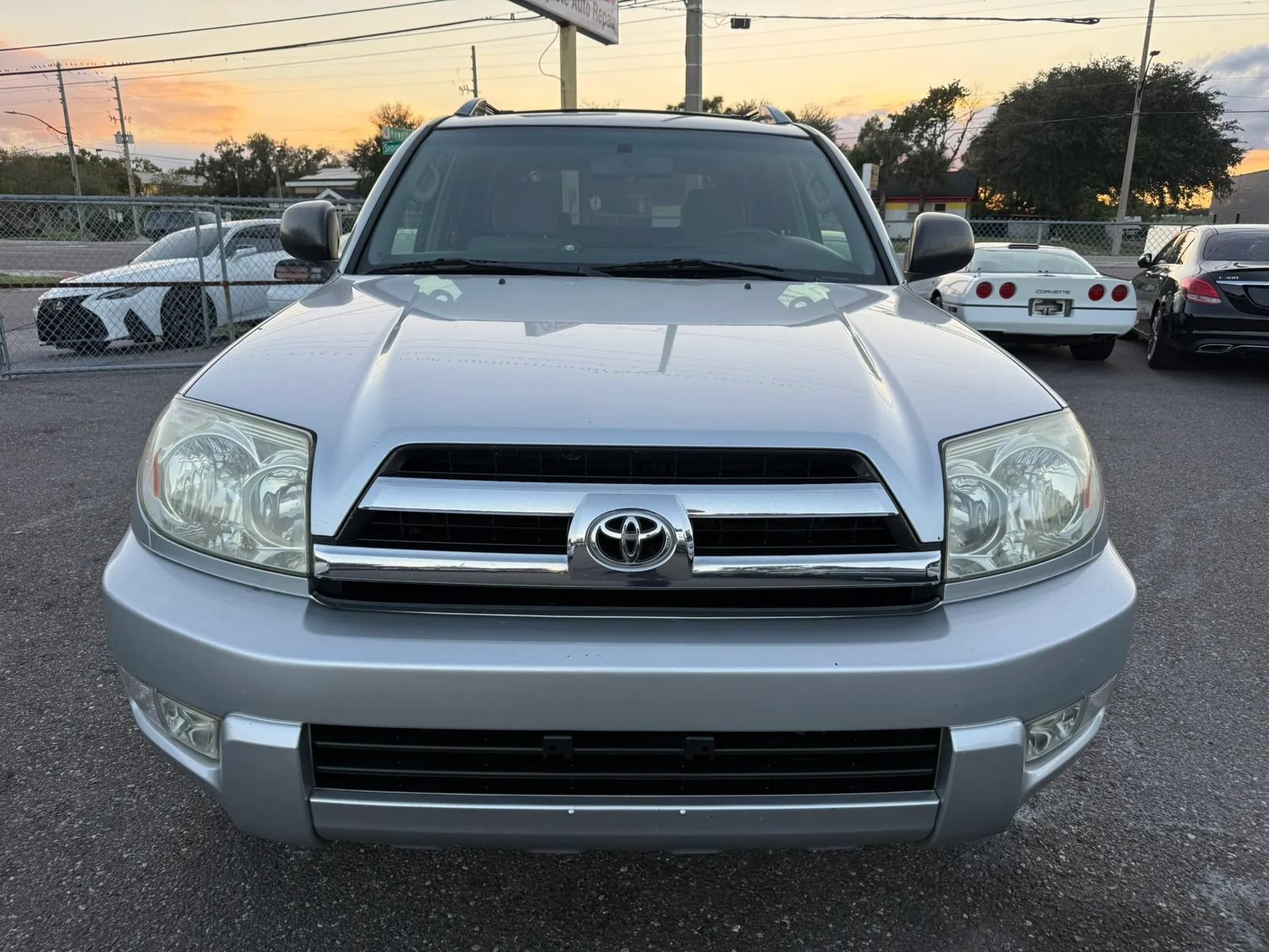 Used 2005 Toyota 4Runner SR5 AWD/4WD image 2