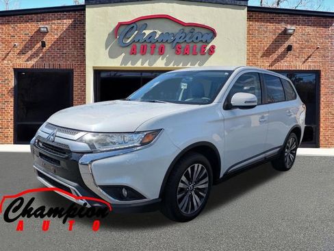 Used 2019 Mitsubishi Outlander SE image 5