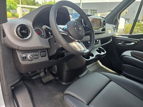 New 2026 Mercedes-Benz Sprinter 2500 image 10