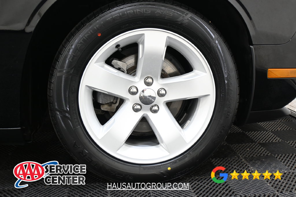 Used 2013 Dodge Challenger SXT RWD image 25