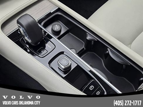 Used 2025 Volvo S90 B6 Plus image 15