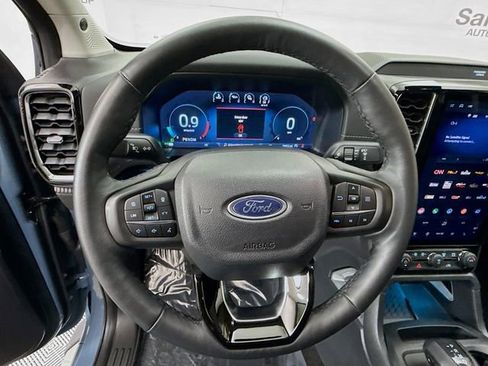 Used 2024 Ford Ranger Lariat w/ Trailer Tow Package image 11