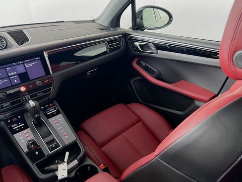 New 2026 Porsche Macan S image 26