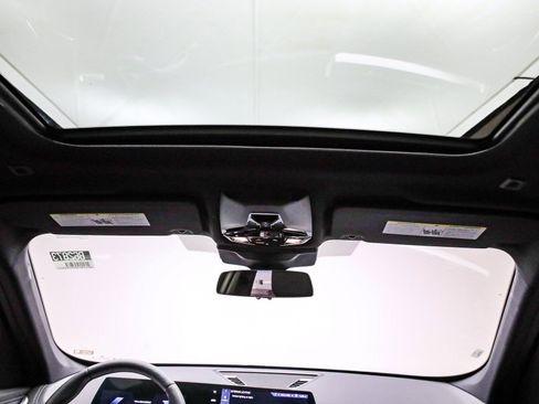 Used 2025 BMW X1 xDrive28i w/ Convenience Package image 17