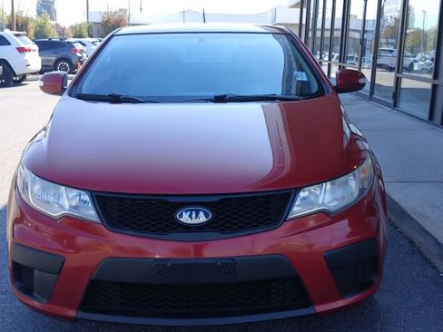Used 2010 Kia Forte Koup EX image 3