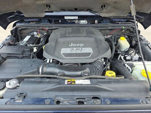 Used 2013 Jeep Wrangler Unlimited Sahara w/ Dual Top Group image 10