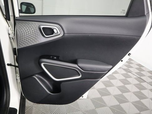 Used 2023 Kia Soul S image 28