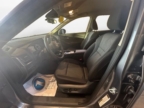 Used 2025 Nissan Rogue SV image 11