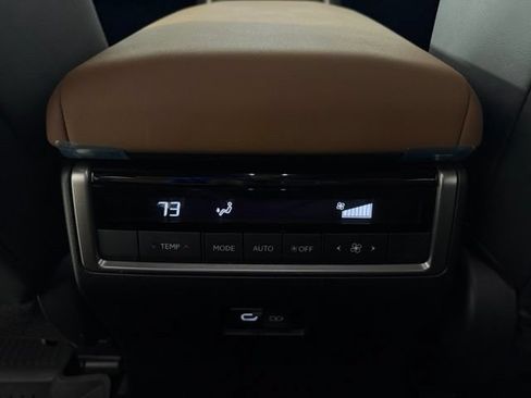 Certified 2025 Lexus GX 550 w/ Accessory Package (2T) AWD/4WD image 32