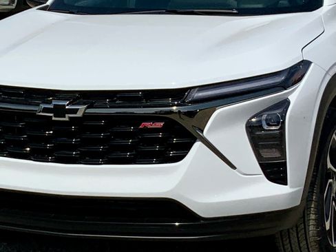 New 2026 Chevrolet Trax RS w/ Sunroof Package FWD image 12