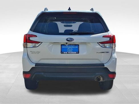Used 2024 Subaru Forester Premium AWD/4WD image 5