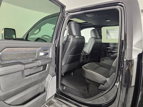 New 2026 RAM 2500 Laramie AWD/4WD image 34