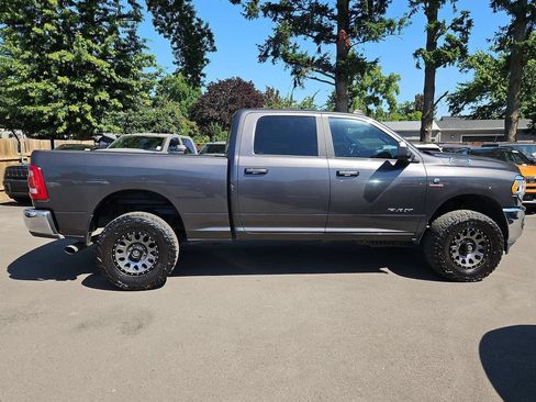 Used 2022 RAM 2500 Big Horn w/ Level C Equiment Group AWD/4WD image 8