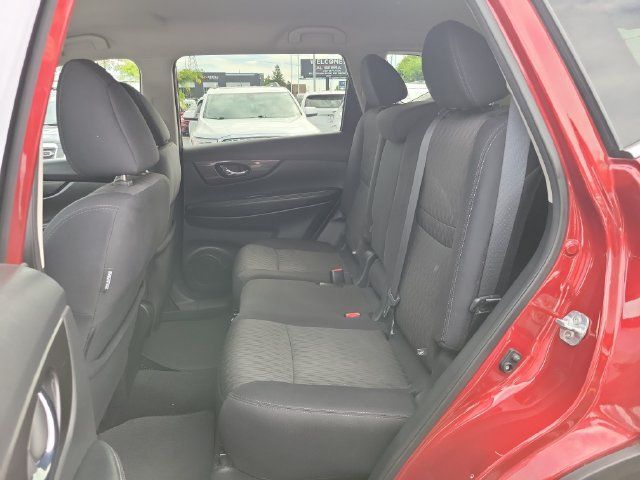 Used 2018 Nissan Rogue SV AWD/4WD image 25