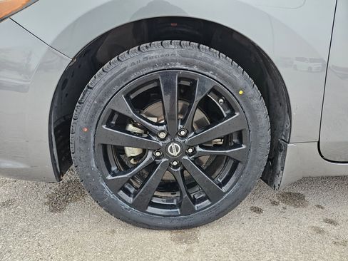 Used 2017 Nissan Altima 2.5 SR w/ Midnight Edition Package image 31