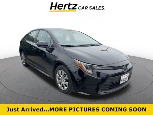 Used 2025 Toyota Corolla LE image 1