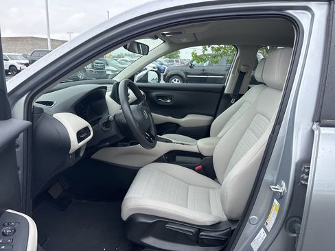 Used 2023 Honda HR-V LX image 15