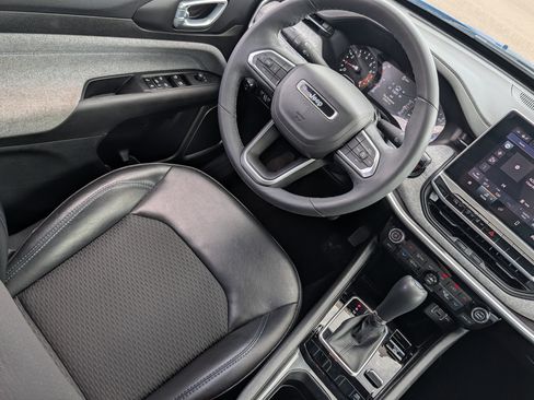 Used 2023 Jeep Compass Latitude w/ Convenience Group AWD/4WD image 9