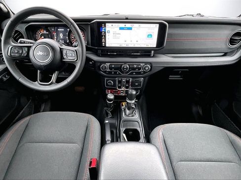 Certified 2025 Jeep Wrangler Unlimited Rubicon image 13