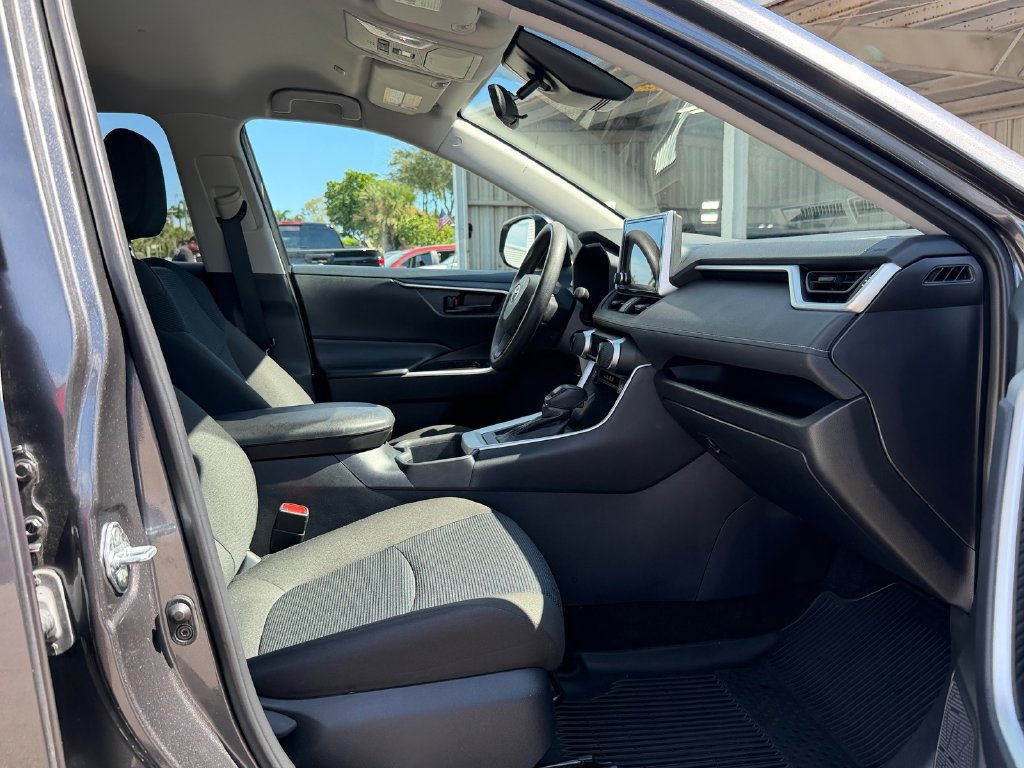 Used 2025 Toyota RAV4 LE FWD image 19