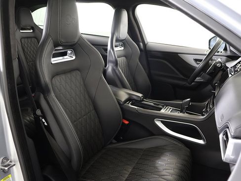 Used 2020 Jaguar F-PACE SVR image 35