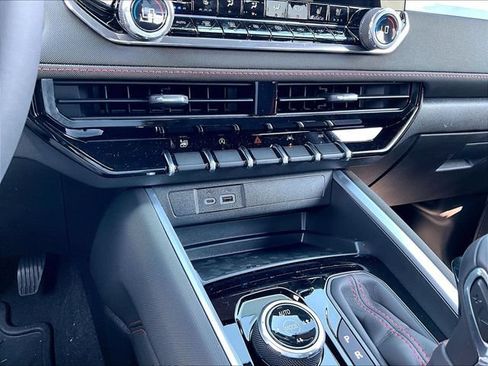 New 2026 Chevrolet Colorado Z71 w/ Technology Package AWD/4WD image 23